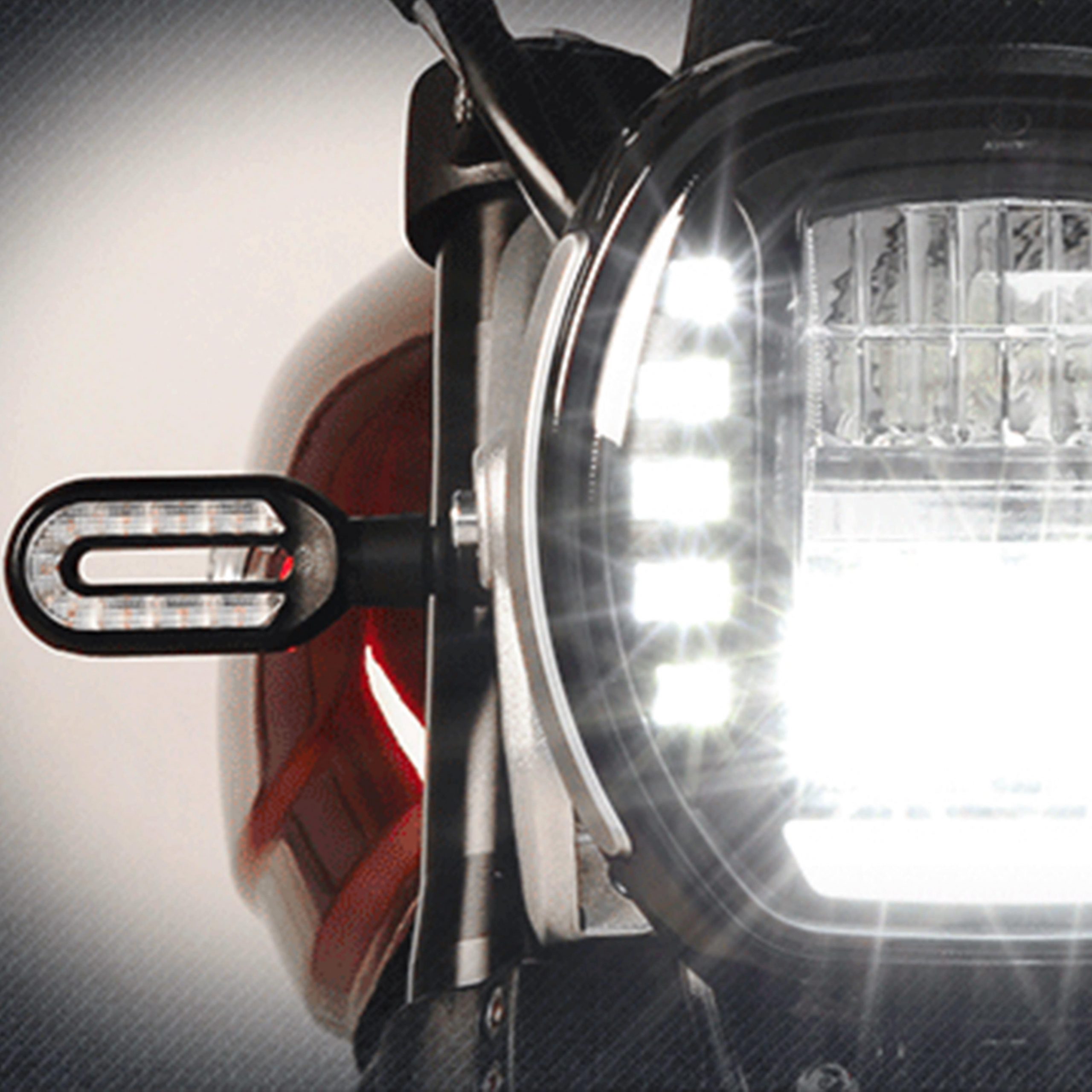 VOGE_DETALLE_3000AC_LUZ_DELANTERA