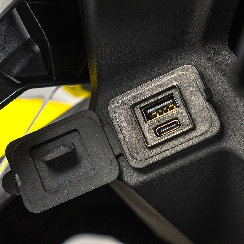 VOGE_DS800X_RALLY_DETALLES_01